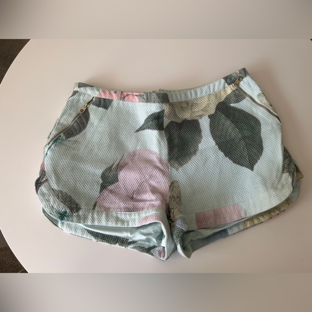 Ted baker shorts size 2 (US6)